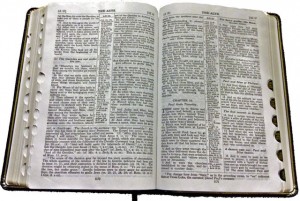 Bible Open 640pix